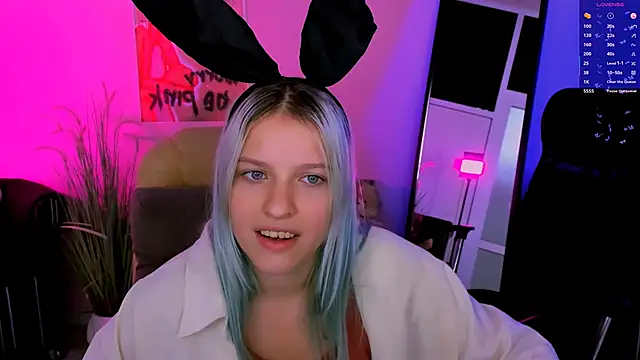 leslie bird online show from October 2025 07:42:01 AM
