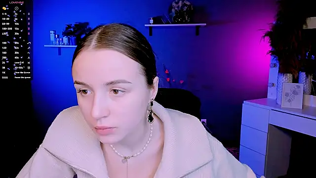 leslie bird online show from October 2025 05:16:02 AM