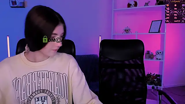 leslie bird online show from December 2025 02:30:02 PM