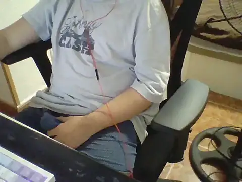 Snapshot of sebas_sexo_goloso chatting on October 2025 12:50:02 PM sebas sexo goloso online show from October 2025 12:50:02 PM