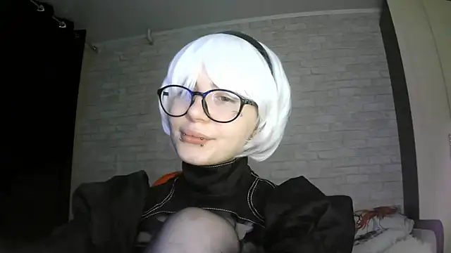 Snapshot of MernaGoggin chatting on October 2025 09:15:02 PM MernaGoggin online show from October 2025 09:15:02 PM