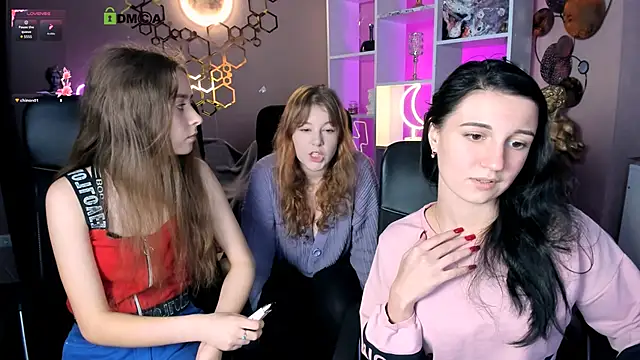 rebecca smile online show from October 2025 07:33:01 PM