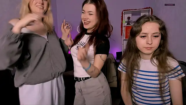rebecca smile online show from May 2026 07:17:01 PM