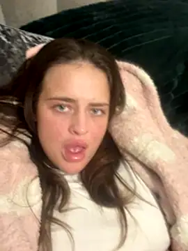 Snapshot of Roxy_30 chatting on November 2025 05:27:02 PM Roxy 30 online show from November 2025 05:27:02 PM