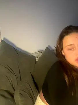 Snapshot of Roxy_30 chatting on November 2025 06:08:01 PM Roxy 30 online show from November 2025 06:08:01 PM