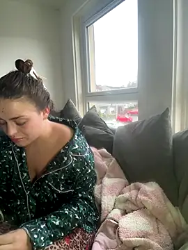 Snapshot of Roxy_30 chatting on November 2025 09:43:01 AM Roxy 30 online show from November 2025 09:43:01 AM