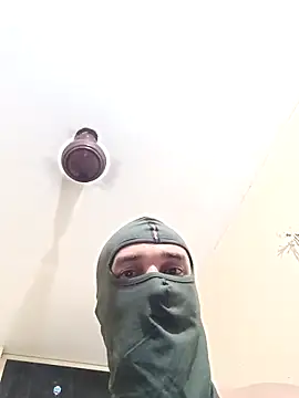 Snapshot of RaviLoveUAll chatting on November 2025 06:12:02 PM RaviLoveUAll online show from November 2025 06:12:02 PM