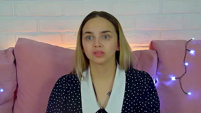 AnitaVenture online show from October 2025 04:21:01 PM
