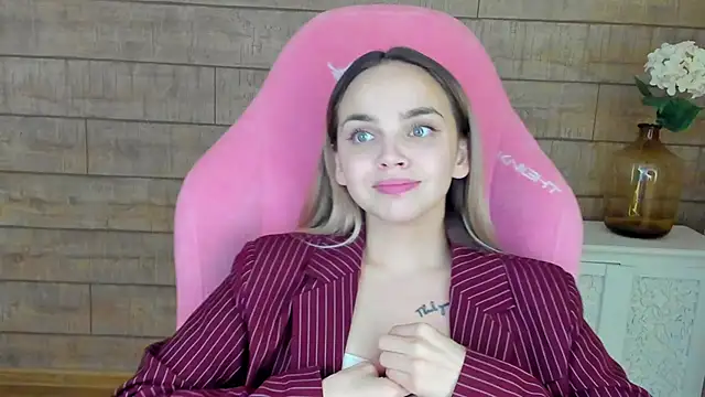 AnitaVenture online show from September 2025 04:24:01 PM