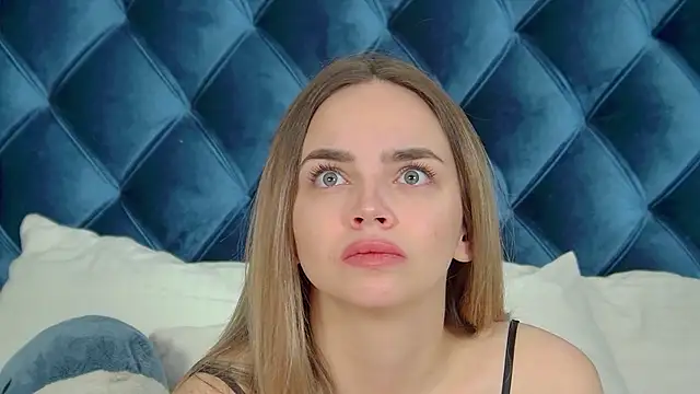 AnitaVenture online show from November 2025 04:26:01 AM