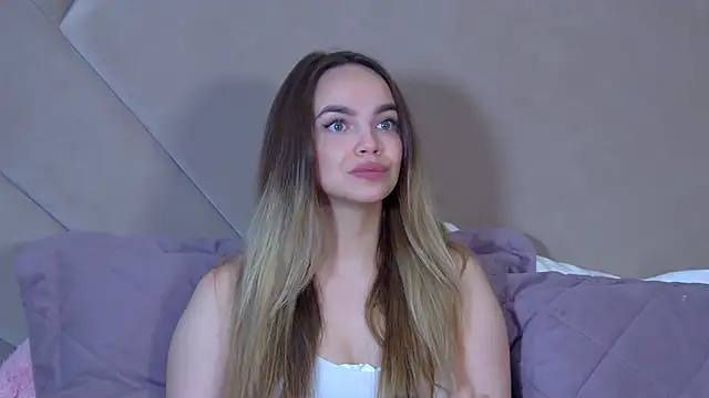 Snapshot of AnitaVenture chatting on June 2026 04:22:02 AM AnitaVenture online show from June 2026 04:22:02 AM