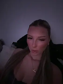 blondeeee online show from February 2026 05:58:01 PM