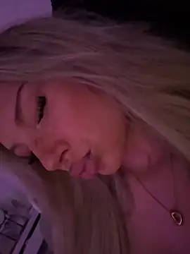 blondeeee online show from May 2026 03:59:02 PM