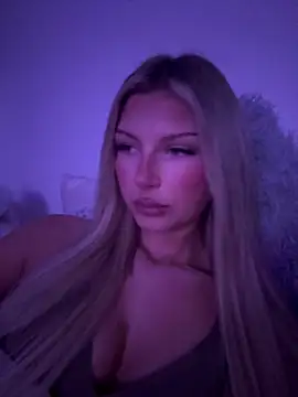 blondeeee online show from March 2026 05:45:02 PM