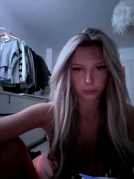 blondeeee online show from December 2025 04:29:01 PM