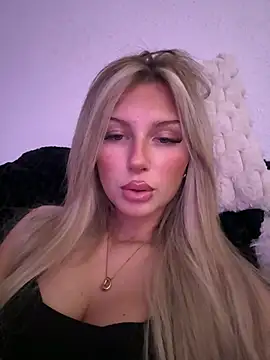 blondeeee online show from April 2026 04:02:01 PM