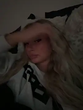 blondeeee online show from April 2026 02:45:02 PM