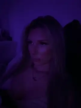 blondeeee online show from February 2026 05:58:02 PM