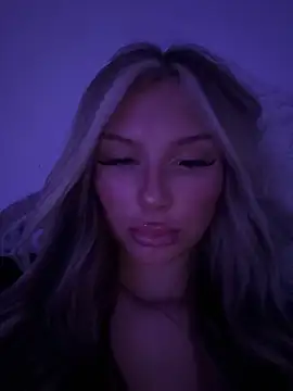 blondeeee online show from May 2026 05:35:02 PM