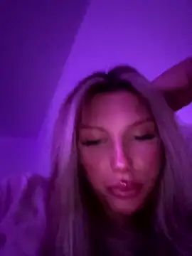 blondeeee online show from January 2026 05:31:01 PM