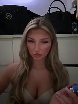 blondeeee online show from March 2026 04:56:01 PM