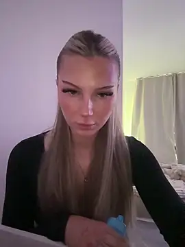 blondeeee online show from May 2026 03:50:01 PM