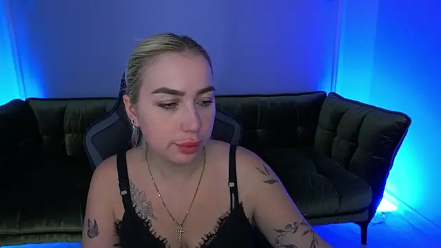 Snapshot of MariellaVi chatting on September 2025 06:52:02 AM MariellaVi online show from September 2025 06:52:02 AM