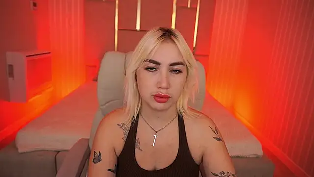 Snapshot of MariellaVi chatting on October 2025 12:28:02 PM MariellaVi online show from October 2025 12:28:02 PM