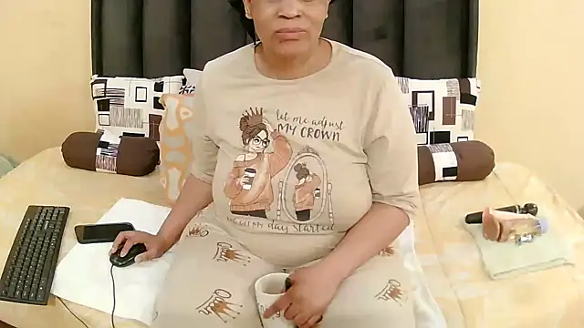 CurvyQueenx2 online show from June 2026 05:41:02 PM