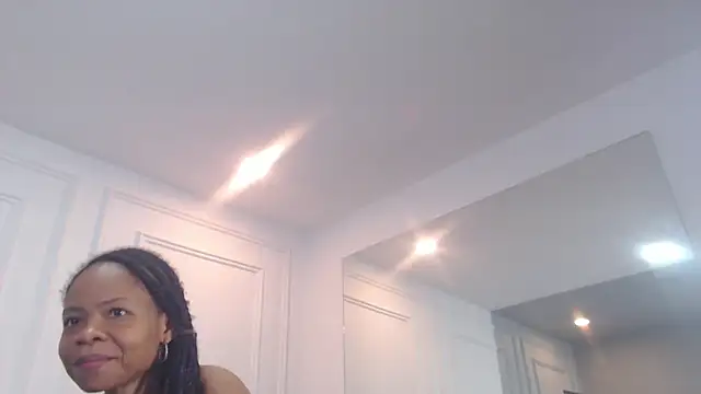 ChantalGarner online show from November 2025 02:31:02 PM