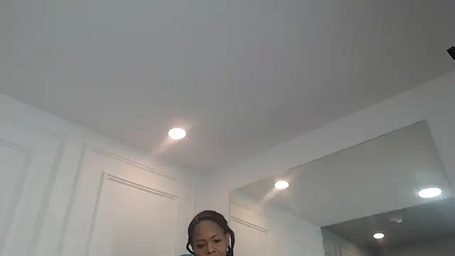 ChantalGarner online show from November 2025 01:03:02 PM