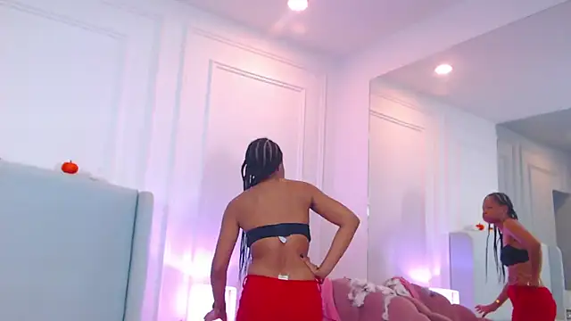 ChantalGarner online show from November 2025 01:15:01 PM