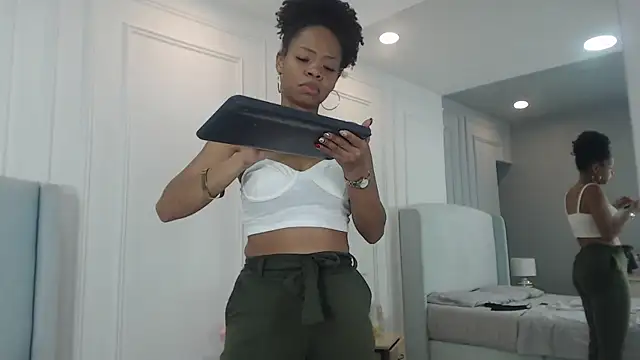 ChantalGarner online show from December 2025 01:15:01 PM