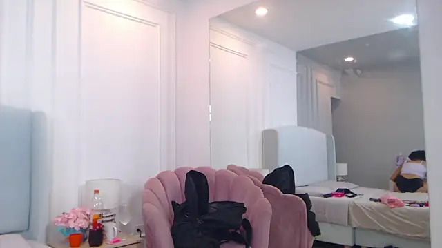 ChantalGarner online show from October 2025 01:24:01 PM