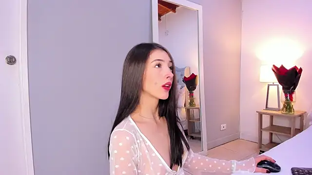 yen lo  online show from November 2025 12:30:01 PM