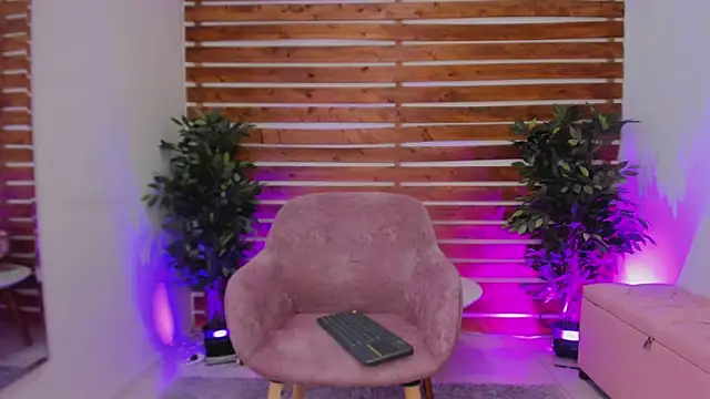 yen lo  online show from February 2026 01:13:02 PM