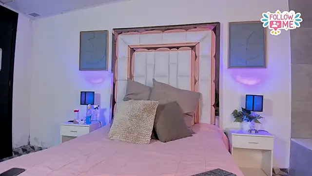 Violeta dh online show from November 2025 12:05:01 PM