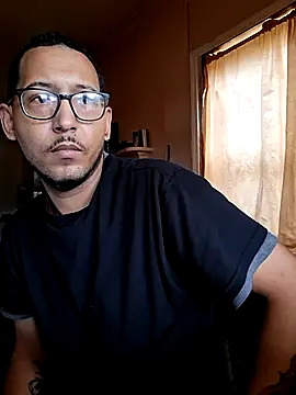 Snapshot of ThrowedWorldWide chatting on November 2025 02:29:01 PM ThrowedWorldWide online show from November 2025 02:29:01 PM