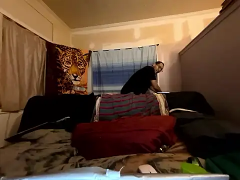 Snapshot of ThrowedWorldWide chatting on January 2026 01:45:01 AM ThrowedWorldWide online show from January 2026 01:45:01 AM