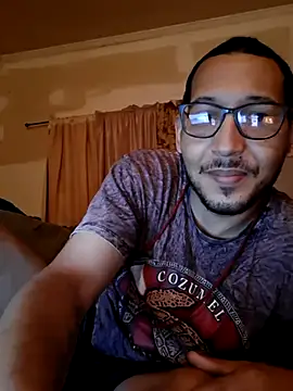 Snapshot of ThrowedWorldWide chatting on November 2025 10:03:02 AM ThrowedWorldWide online show from November 2025 10:03:02 AM