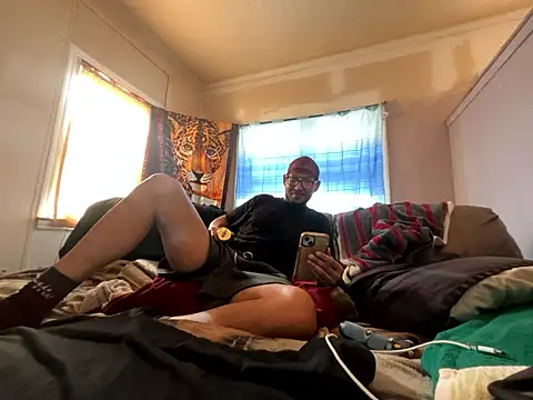 Snapshot of ThrowedWorldWide chatting on January 2026 03:51:02 PM ThrowedWorldWide online show from January 2026 03:51:02 PM