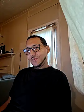 Snapshot of ThrowedWorldWide chatting on November 2025 01:00:02 PM ThrowedWorldWide online show from November 2025 01:00:02 PM