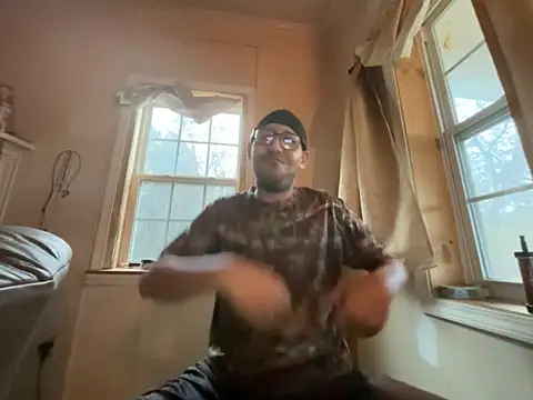 Snapshot of ThrowedWorldWide chatting on December 2025 12:54:01 PM ThrowedWorldWide online show from December 2025 12:54:01 PM