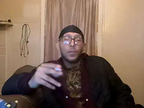 Snapshot of ThrowedWorldWide chatting on December 2025 04:34:02 AM ThrowedWorldWide online show from December 2025 04:34:02 AM