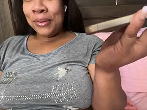 Snapshot of NeliaHexxen chatting on November 2025 05:33:01 AM NeliaHexxen online show from November 2025 05:33:01 AM