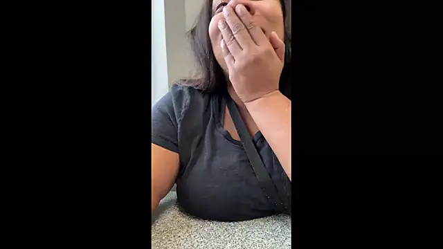 Snapshot of NeliaHexxen chatting on November 2025 03:48:01 PM NeliaHexxen online show from November 2025 03:48:01 PM