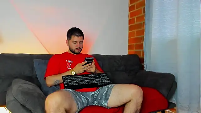 Snapshot of TomSloam chatting on October 2025 03:55:01 PM TomSloam online show from October 2025 03:55:01 PM