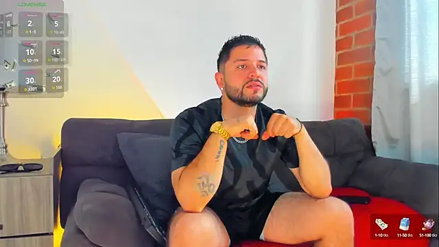 Snapshot of TomSloam chatting on October 2025 01:30:02 PM TomSloam online show from October 2025 01:30:02 PM