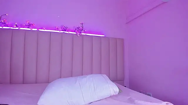 theladymonserrateshow online show from April 2026 09:39:33 PM