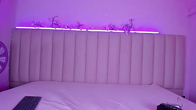 theladymonserrateshow online show from April 2026 07:47:01 PM